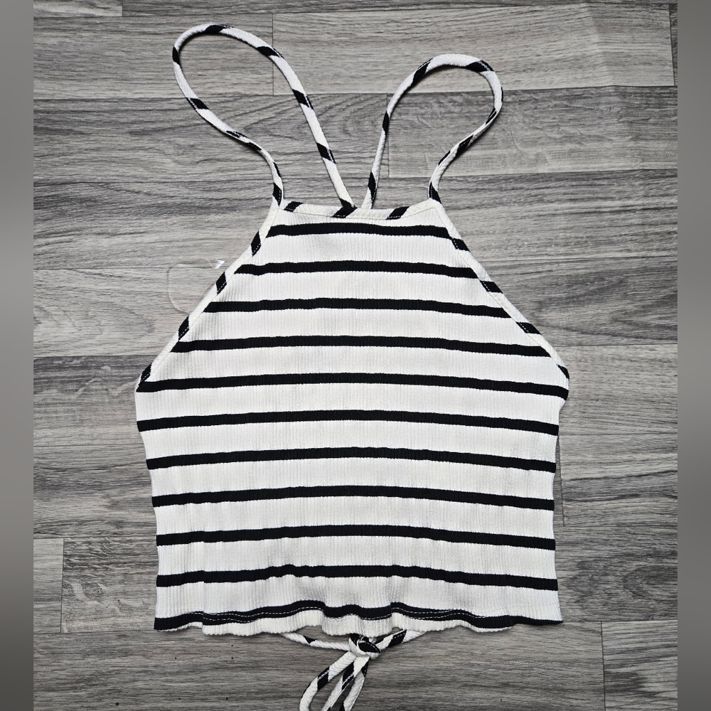 ATTIRANCE Stretchy Cropped Tank with Lace Up BackSize: S(All Approximate Mea